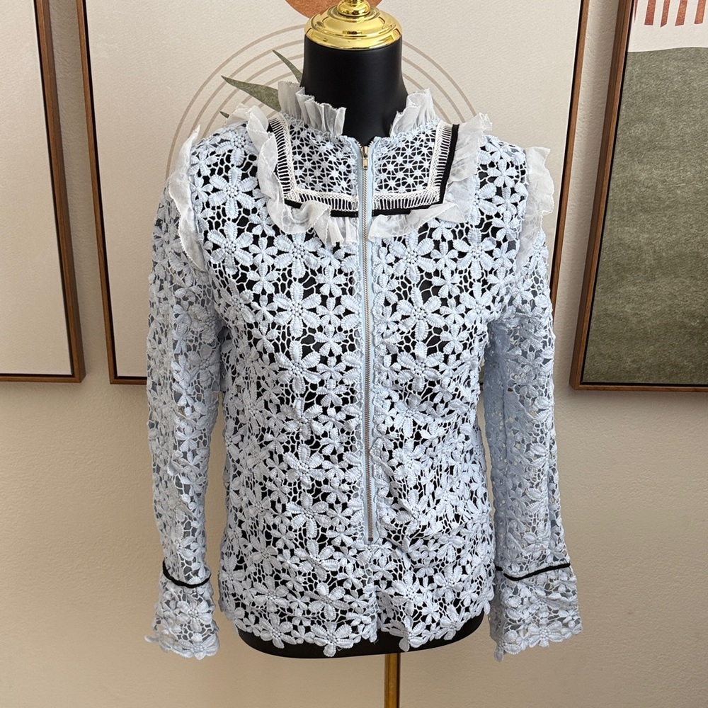 ✨ White Lace Floral Zip Blouse with Ruffle Details